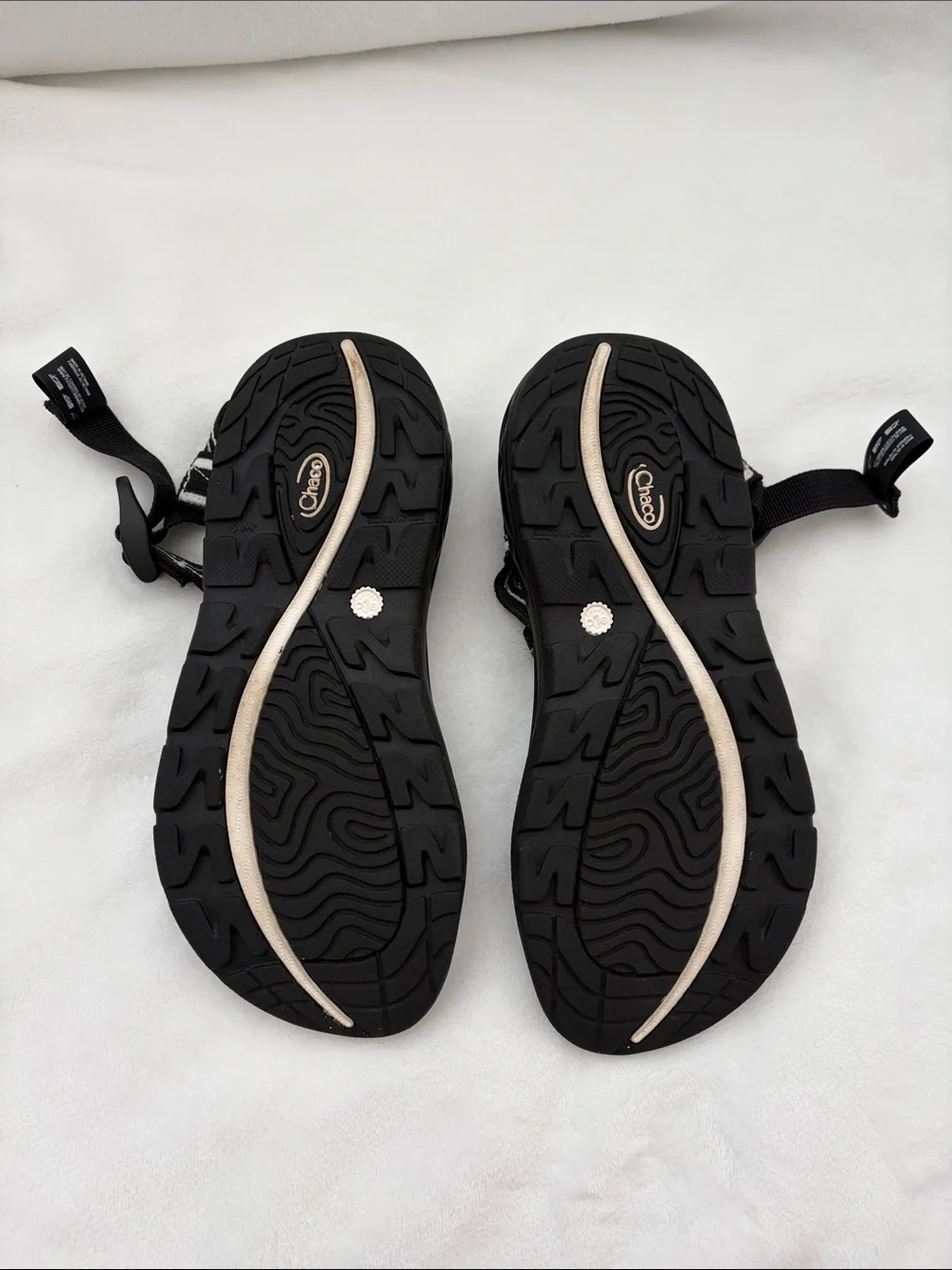 Chaco Zvolv 6 string black sandals hiking water shoes eco tread no marking